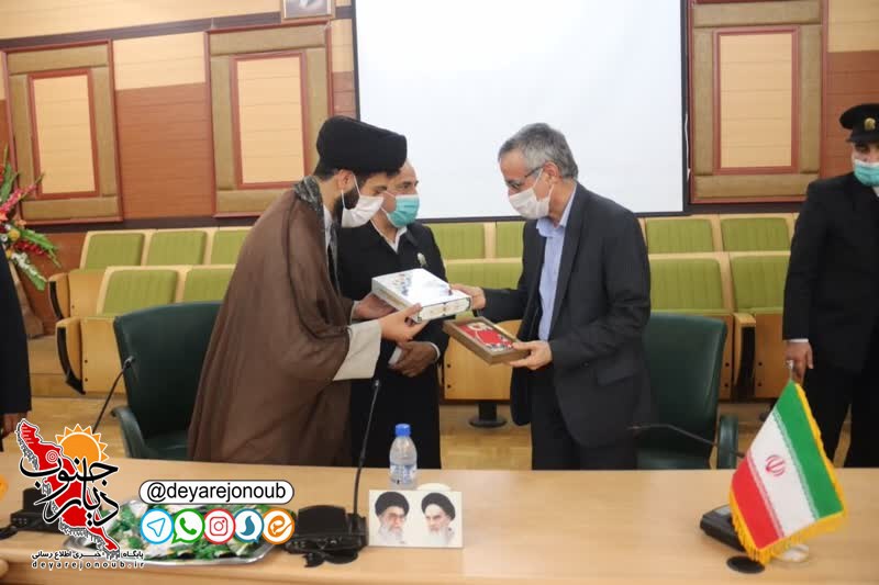 razavi ostandari 1 